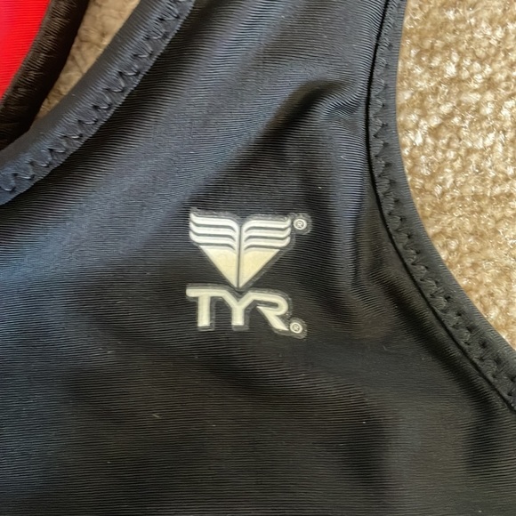 TYR swimmers swim suit racer back reversible red/ black One piece full swimsuit - Picture 2 of 9